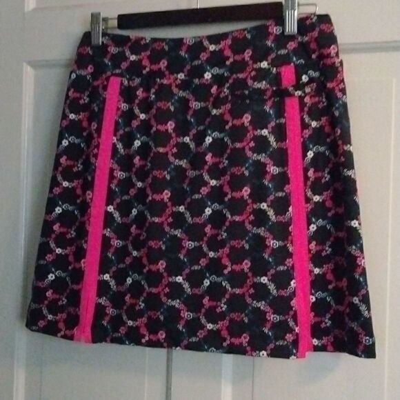 Tail    - Picture 3 of 6